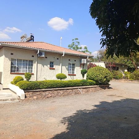 Matt Bed And Breakfast Lilongwe Ngoại thất bức ảnh